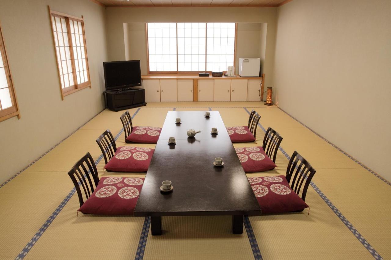 Sanazawa-No-Mori Hotell Numata  Rum bild